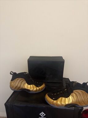 nike foamposite metallic gold size 10
